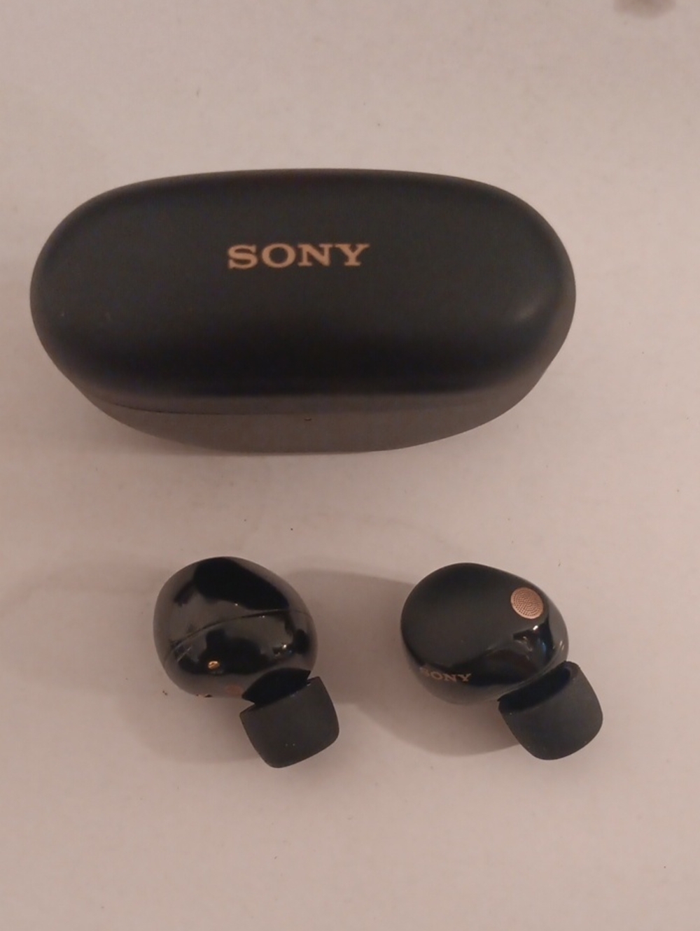 Sony Black True Wireless Earbuds Model YY3963 W/Charging Case LIKE NEW